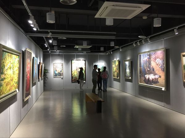 “馆藏油画作品展”在涪陵美术馆展出